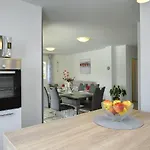 In With Pool And Adriatic Views * Marcana
