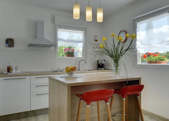 In With Pool And Adriatic Views Villa Marčana