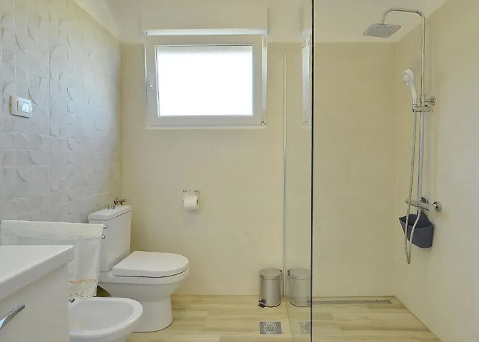 In With Pool And Adriatic Views