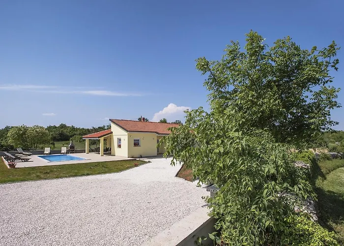 In With Pool And Adriatic Views